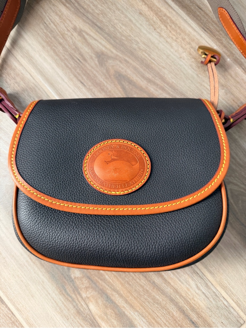 NWOT Dooney & Bourke All Weather Leather 3.0 Saddle Crossbody - Picture 5 of 12